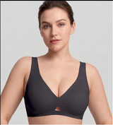 Cut-Out Wireless Support Bra